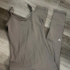 Tna by aritzia tnaction